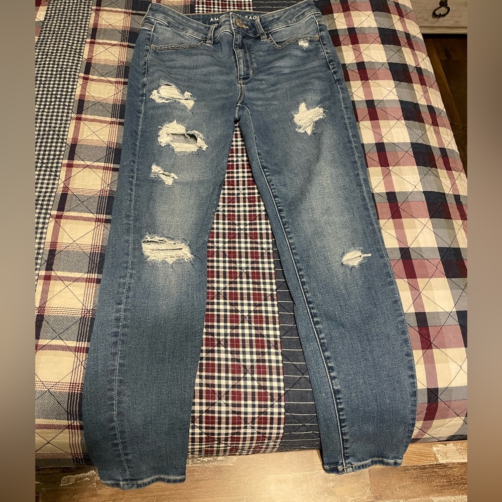 American Eagle
Hi-Rise Jegging; distressed; size 8S
